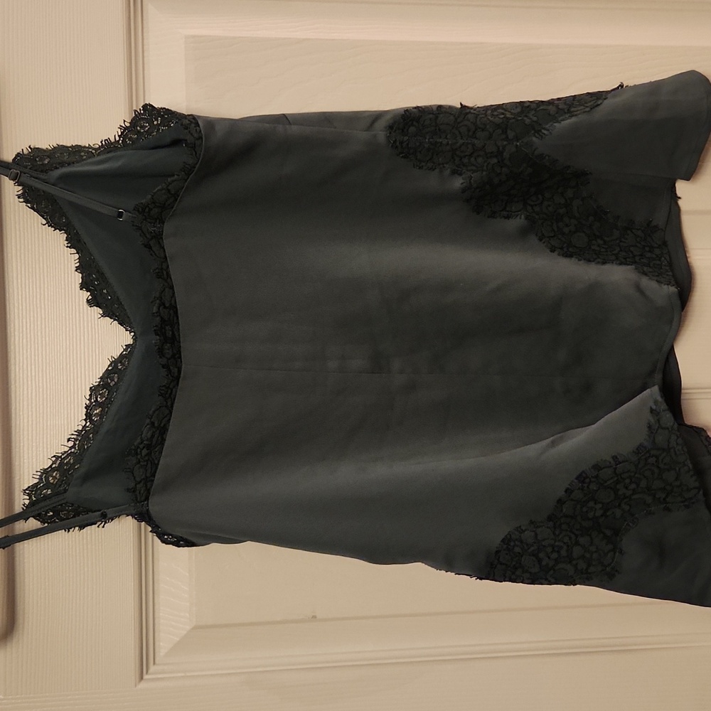 Banana Republic  Dark Green tank top - Picture 3 of 3